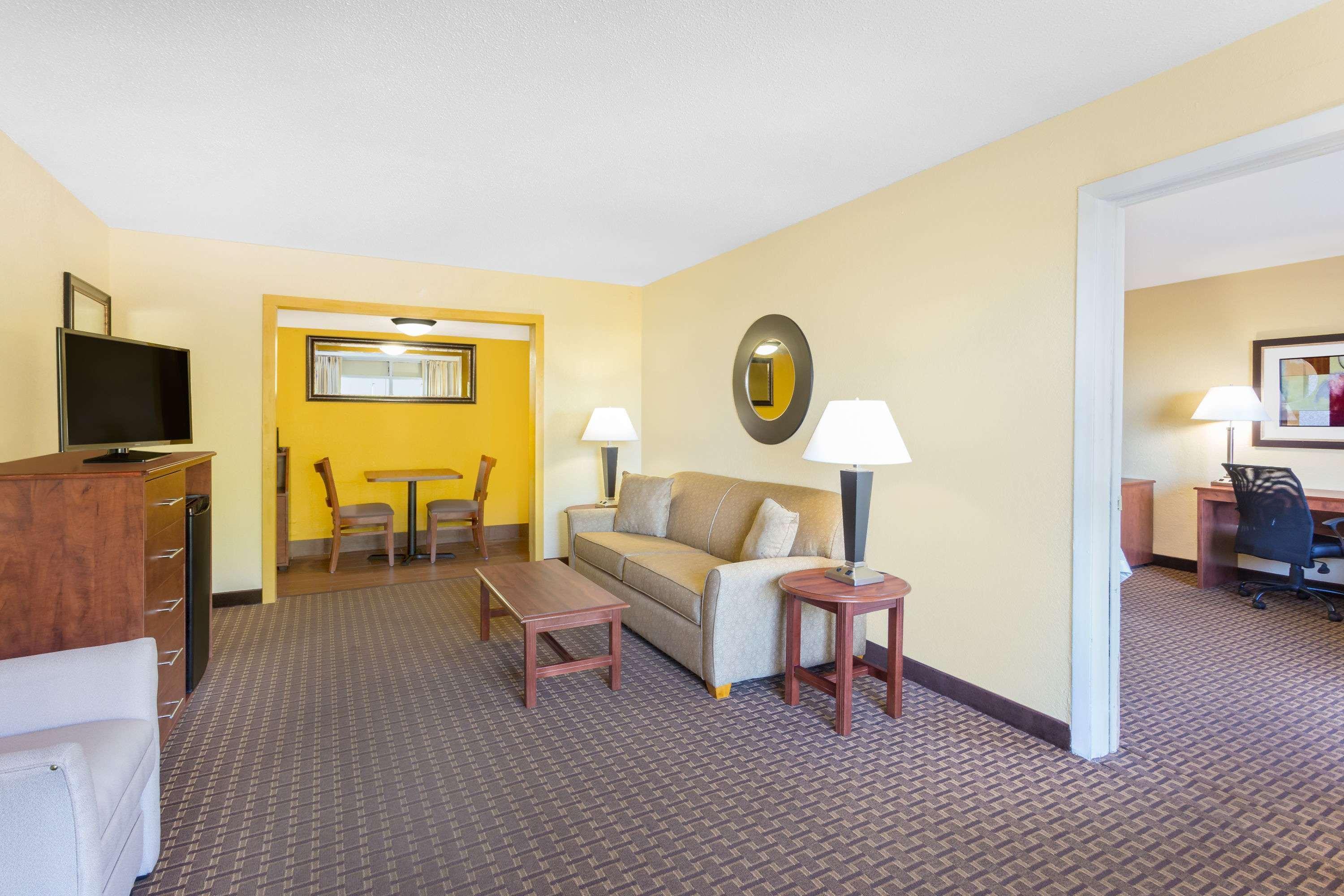 Days Inn By Wyndham Wildwood I-75 Exterior foto